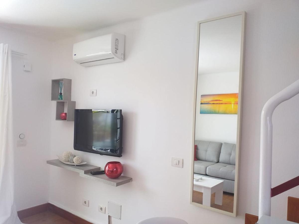 Apartment Duplex -The Sunny Hut - Swimming Pool - Free Wifi & Ac- Residence Las Marinas Puerto del Carmen  Buitenkant foto